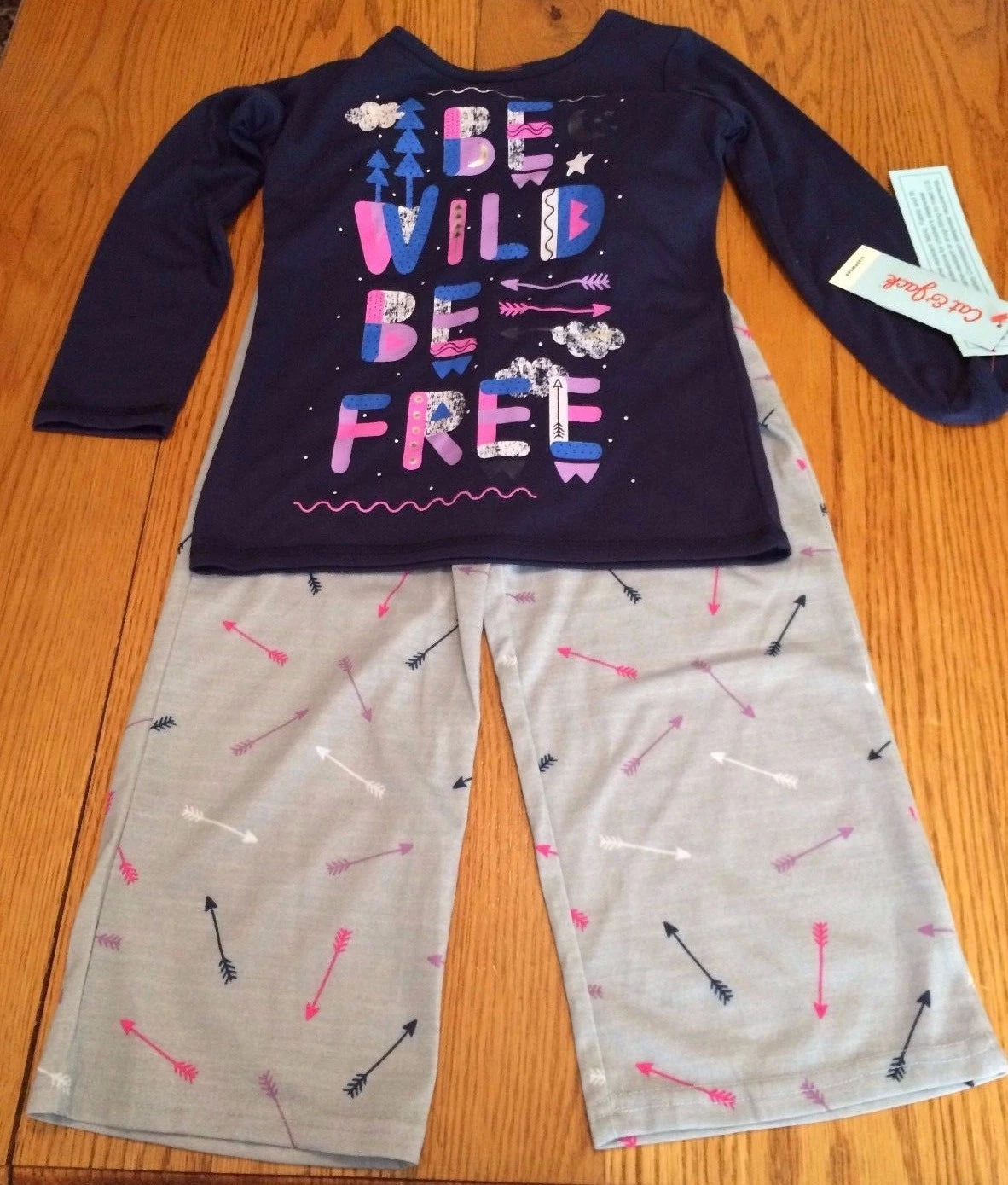 Cat & Jack Girls 2 Piece Sleepwear Pajama Set XS  NWT Be Wild And Free Arrows