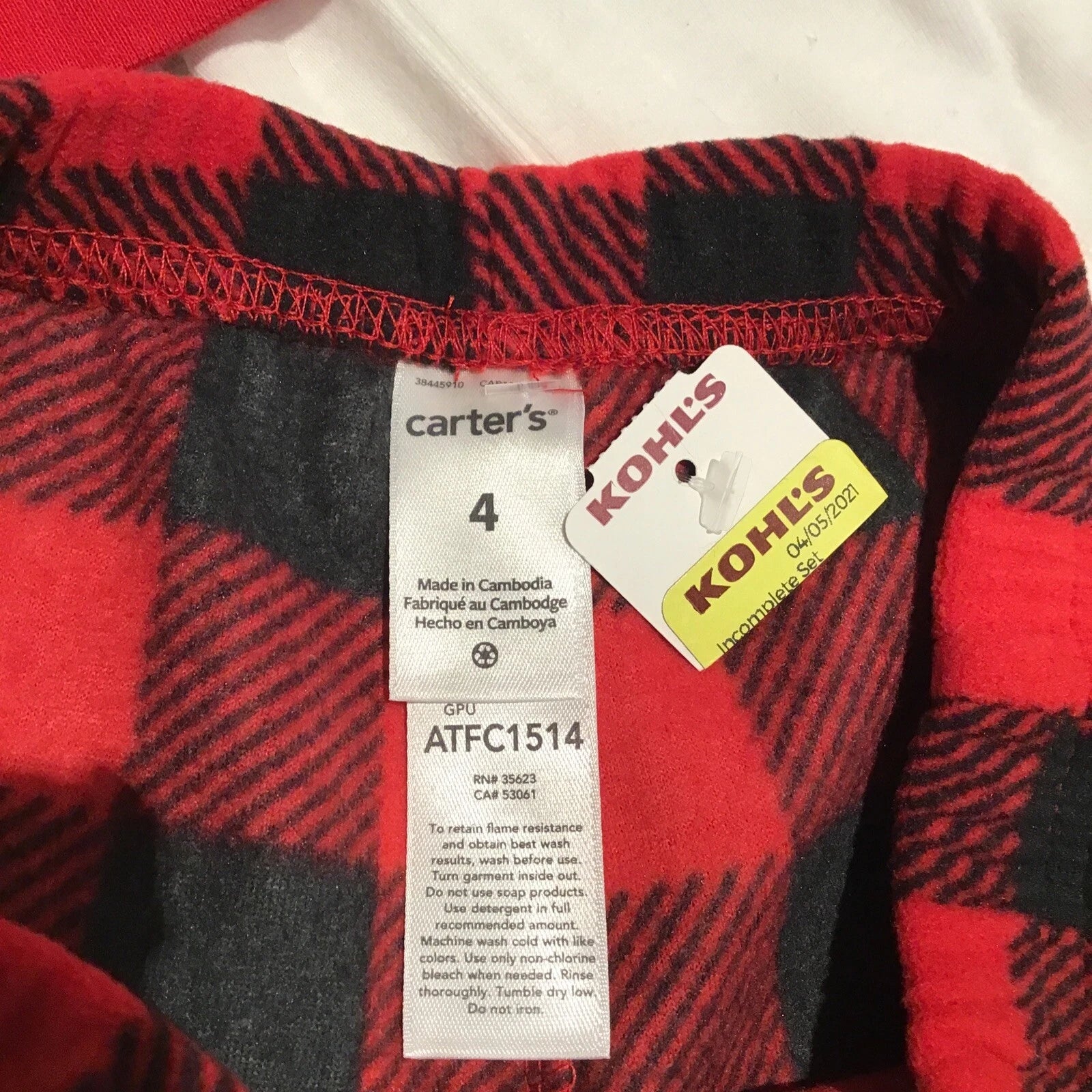 Carter’s kids sz 4 meowy Christmas buffalo check pajama set NWT