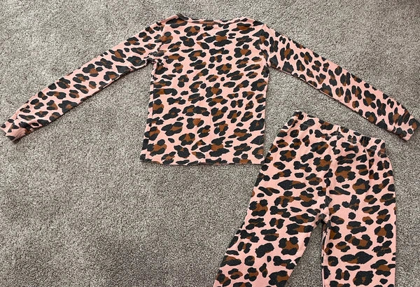 Children’s Place Girls Long Sleeve Animal Print Pajama Set Size 4
