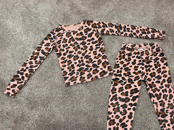 Children’s Place Girls Long Sleeve Animal Print Pajama Set Size 4