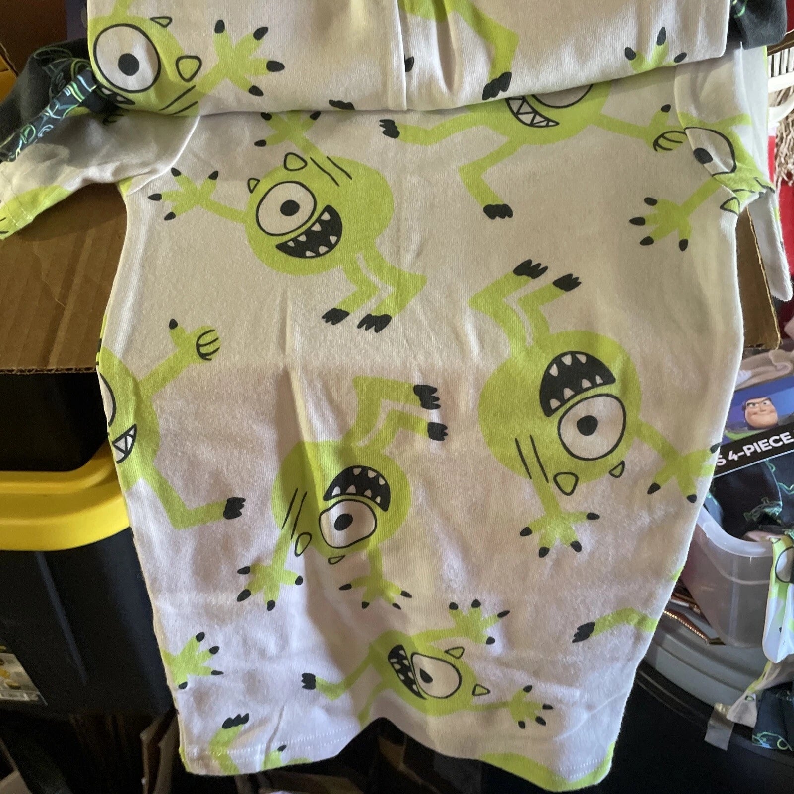 PIXAR Character Kid’s 4-Piece Pajama Set Size 6 New