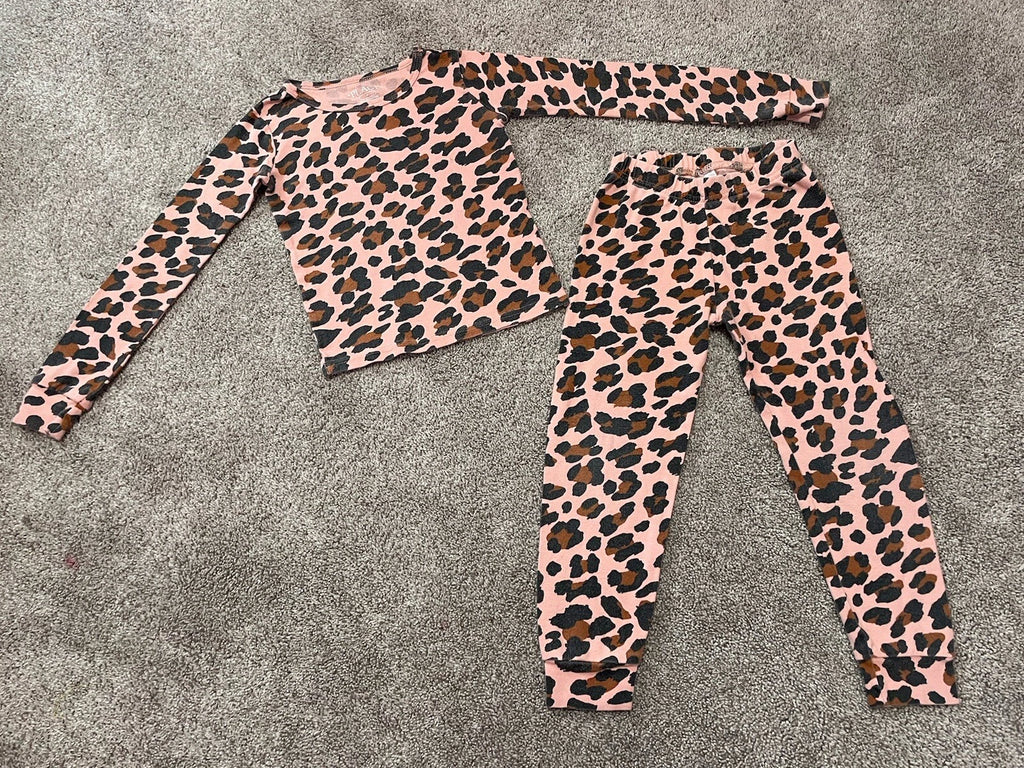 Children’s Place Girls Long Sleeve Animal Print Pajama Set Size 4