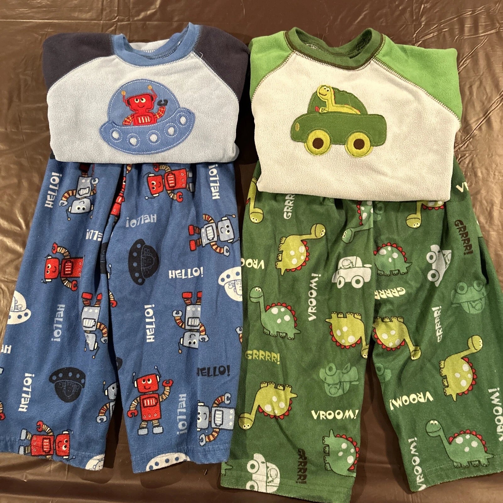 Carter’s 2T Pajama Sets Lot Of 2