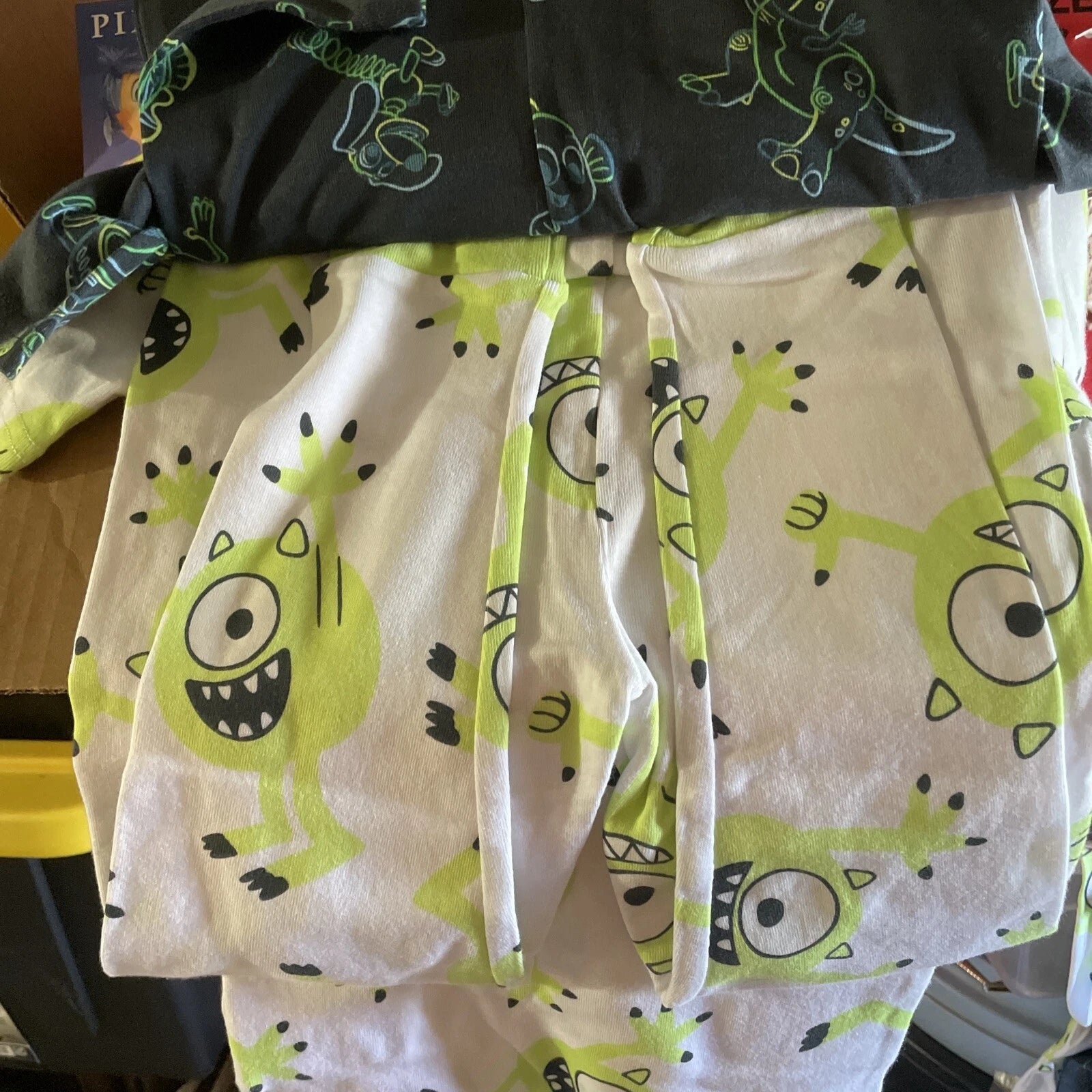 PIXAR Character Kid’s 4-Piece Pajama Set Size 6 New