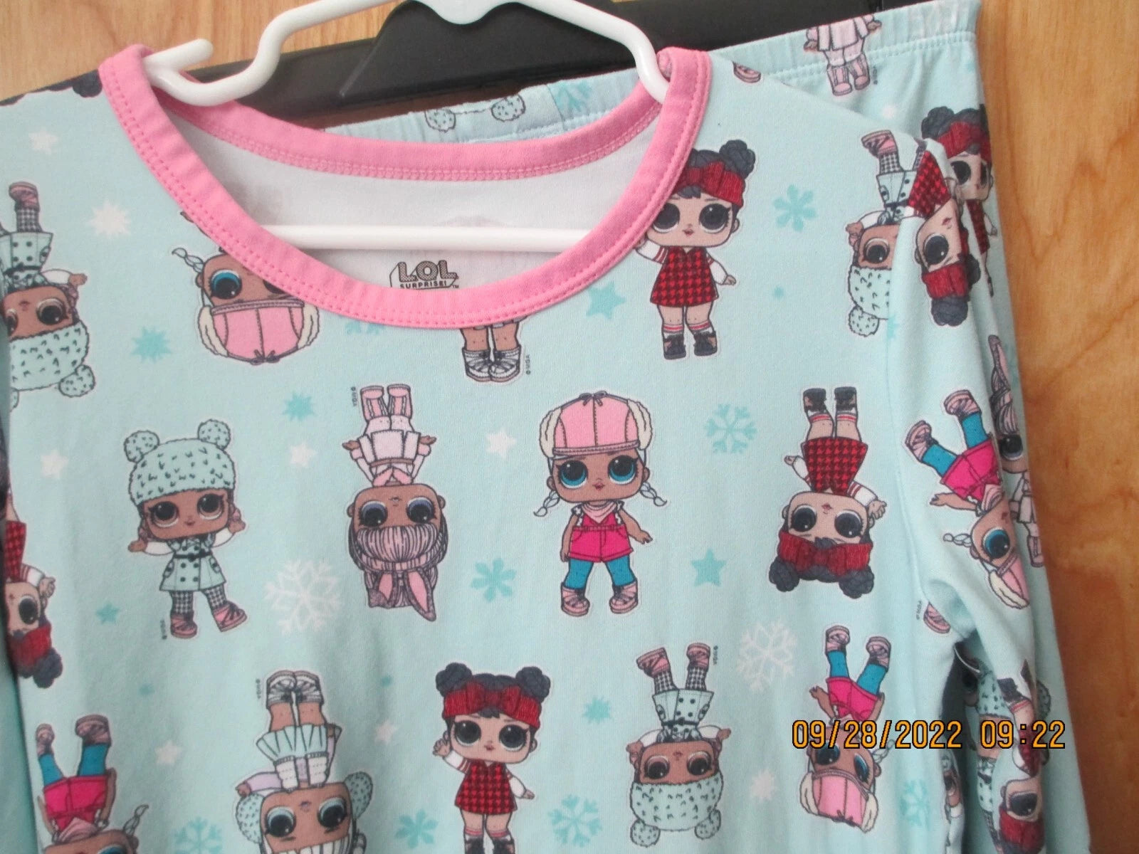 GIRLS LOL 2 PIECE PAJAMA SET SIZE MEDIUM LONG SLEEVE GOOD YEAR ROUND