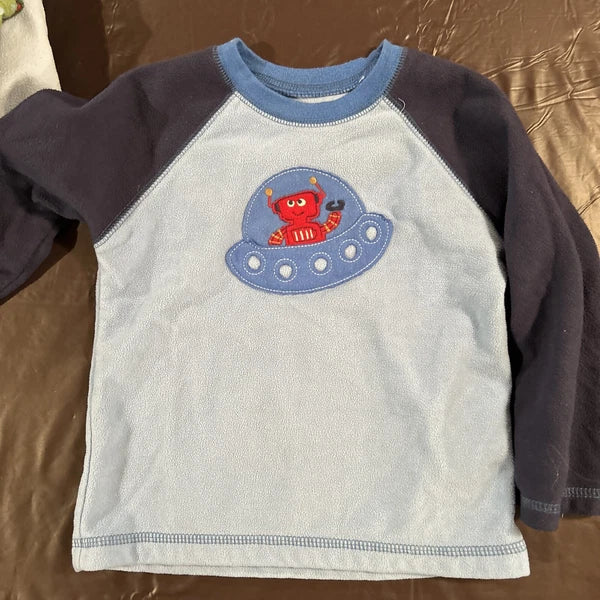 Carter’s 2T Pajama Sets Lot Of 2