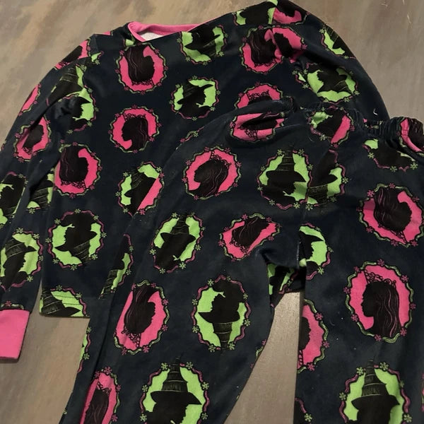 Wicked 2024 Girls 2 Peice Pajama Set Size 10 Long Sleeves/lounge Pants - Preown